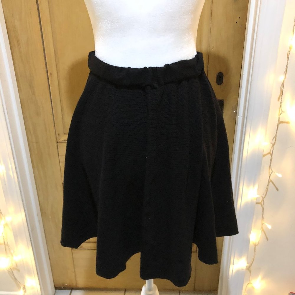 Black Ribbed Skirt - Picture 2 of 3